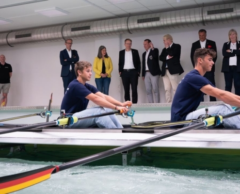 Das neue Leistungszentrum ermöglicht Training auf Weltklasseniveau. Vor Ort machte sich Ministerpräsident Günther ein Bild der neuen Ruderakademie. Quelle: Staatskanzlei